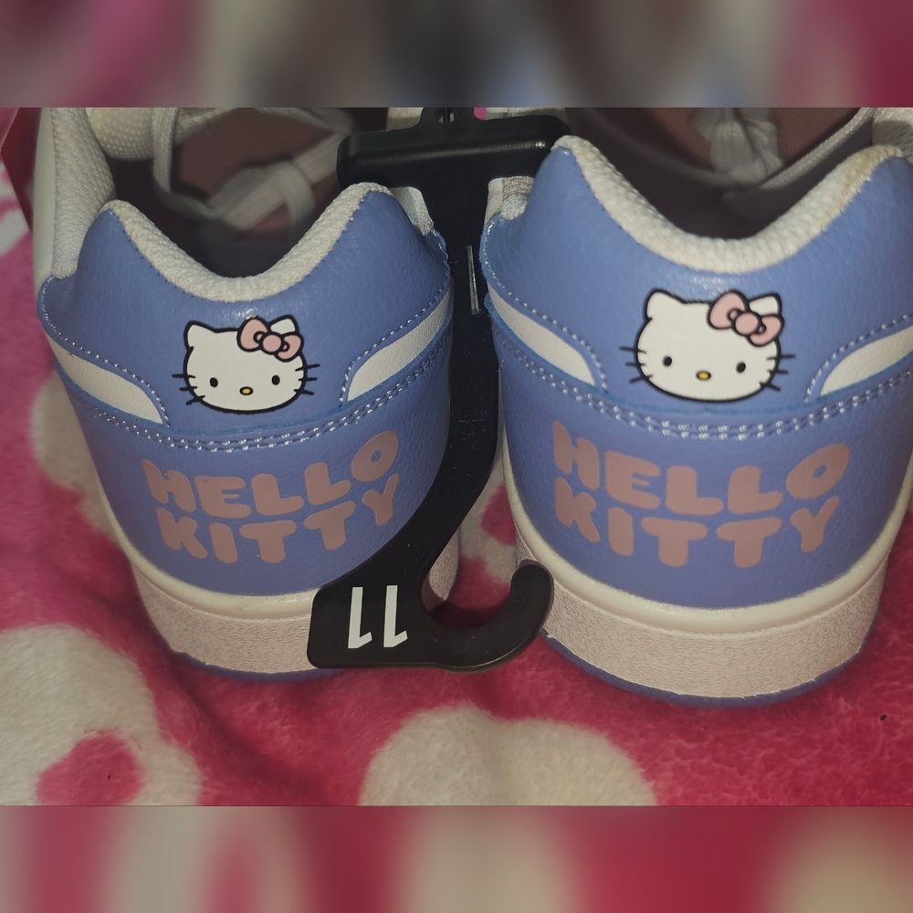 NWT SIZE 11 HELLO KITTY SHOES - Picture 4 of 6